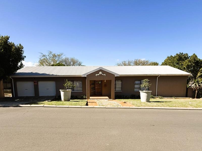 3 Bedroom Property for Sale in Die Wingerd Western Cape